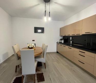 Moisei Villa | Vila Icom