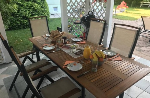 Lesce Apartment | Vila Lesce apartment near Bled with an outdoor seasonal swimming pool