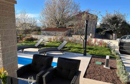 Farini Villa | Vila Milanezi