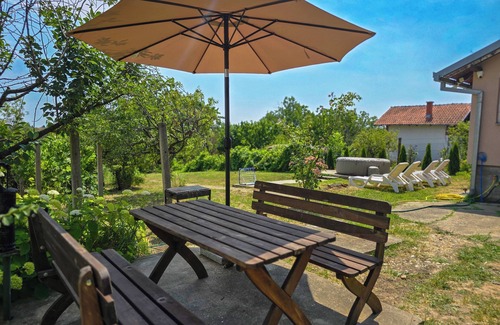 Petrovaradin House | Vila Nera Banstol cottage