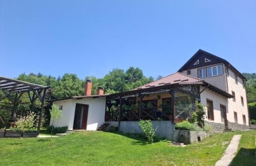 Dragoslavele Villa | Vila Passiflora