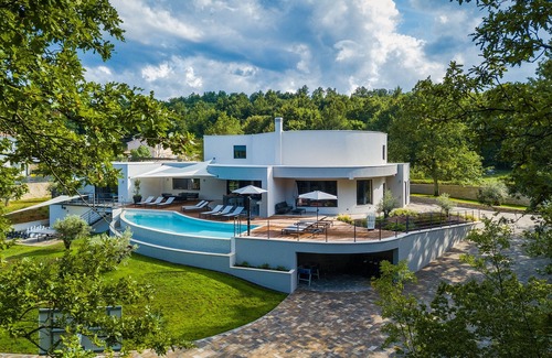 Boljevici Villa | VILA VIKTOR TIRELI premium and private Spacious 7-bedroom Villa in Istra