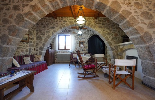 Marmaketon House | Vilaeti 1871 House - Cozy Winter Getaway
