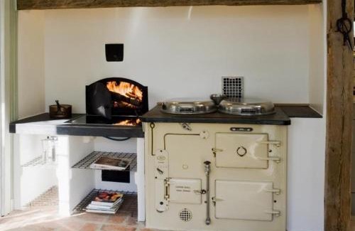 Hagstad Bed & Breakfast | Vildrosor & Höns
