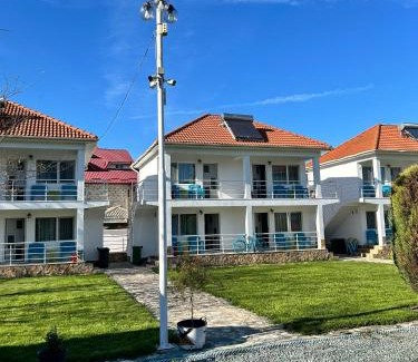 Doua Mai House | Vilele Bianca