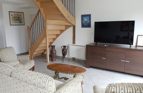 Saint-Symphorien-sur-Coise House | villa in the mountains of lyonnais