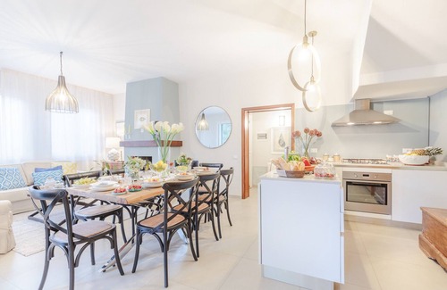 Roccamare Villa | Villa Lucia, Coastal Home in a walking distance from the Beach in Castiglione della Pescaia