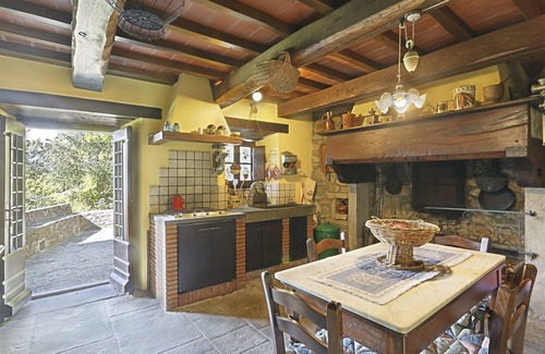 Castiglione di Garfagnana Villa | Villa Il Colle, Immersa Nella Natura e nel Silenzio