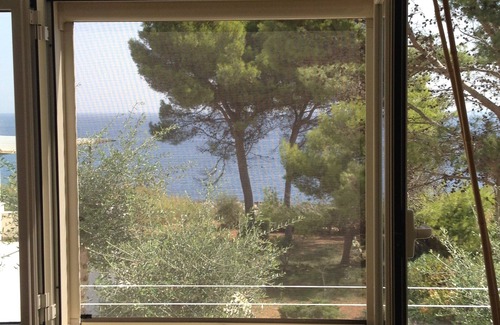 Diso Villa | Villa set in a garden by the sea with private descent.