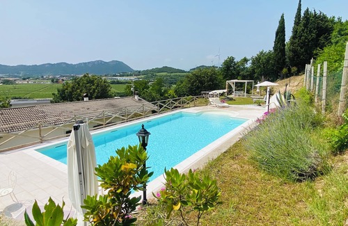 Rivoli Veronese Apartment | Villa Poggio Ulivo Pool-Apartments, 15 minutes by car from Lake Garda-Bardolino