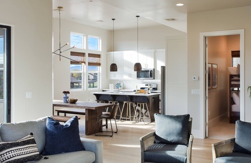Bloomington Condo | Villa #02 at Bloomington Country Club