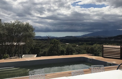 Cirendinu House | Villa, 10 persons, with swimming pool near the sea: casa di arasu