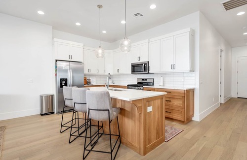 Bloomington House | Villa 12 - Pet Friendly 4 Bedrooms