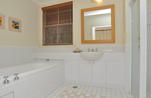 Pokolbin Villa | Villa 1br Merlot Villa located within Cypress Lakes Resort