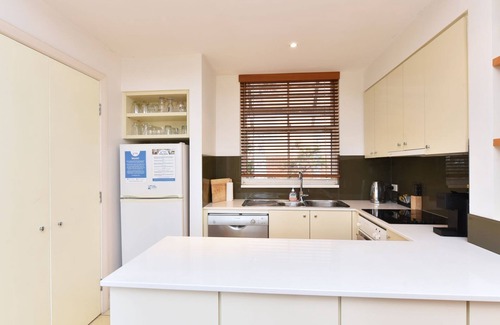 Pokolbin Villa | Villa 2br Rose Villa located within Cypress Lakes Resort