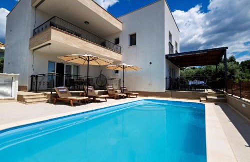 Kastel Sucurac Apartment | Villa 3D by the Sea with pool and included breakfast