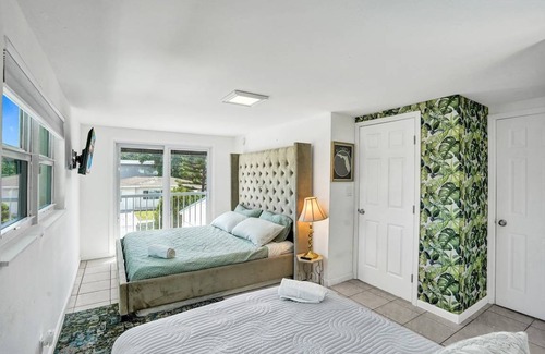 Hallandale Beach Villa | Villa ∙ 4 bedrooms ∙ 15 guests