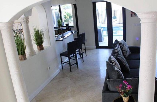 Miami Lakes Villa | Villa ∙ 4 bedrooms ∙ 10 guests