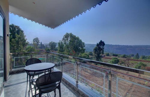 Bhilar Villa | Villa ∙ 4 bedrooms ∙ 12 guests