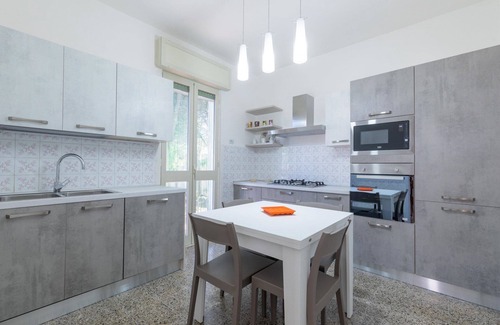 Torre Specchia Ruggeri Villa | Villa 400 meters from the beach with equipped garden, internal parking and three bedrooms in Torre S