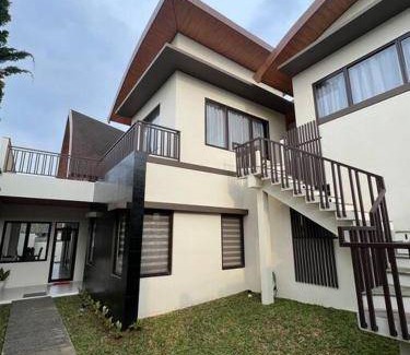 Ciawi Villa | Villa ∙ 5 bedrooms ∙ 16 guests