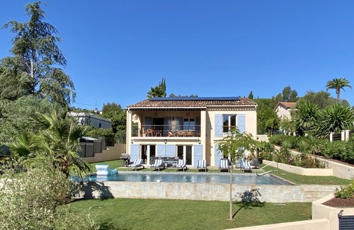 Mandelieu-La-Napoule Villa | VILLA 5* WITH SWIMMING POOL GARDEN PARKING (ONLY THE GROUND FLOOR IS RENTAL - floor unoccupied)