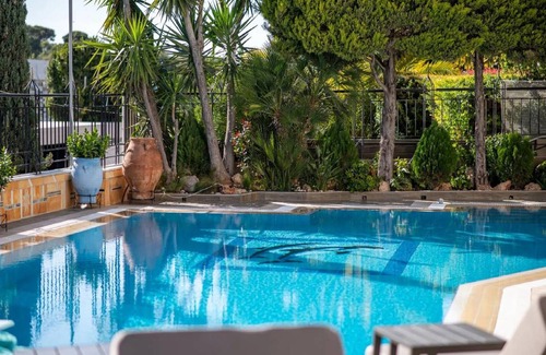 Vari-Voula-Vouliagmeni Villa | Villa ∙ 6 bedrooms ∙ 12 guests