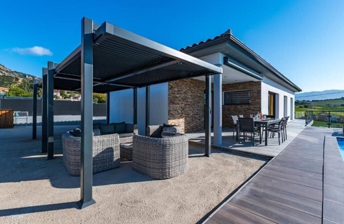 Afa Villa | Villa 8 People with Private Pool