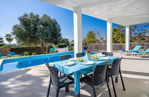 Binisafua Villa | Villa Abril - modern villa only 400 mts from beach