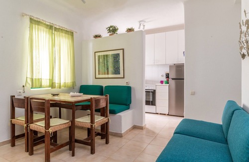 Agios Ioannis Villa | Villa 'Afrodite On The Sea' with Sea View, Wi-Fi and Air Conditioning