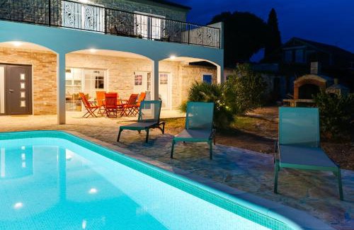 Rastevic Villa | Villa Agape - heated pool