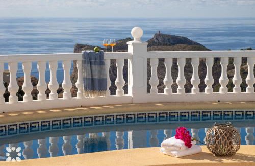 Cumbre del Sol Villa | Villa Aguila by Abahana Villas