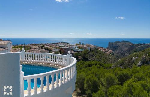 Cumbre del Sol Villa | Villa Aguila by Abahana Villas