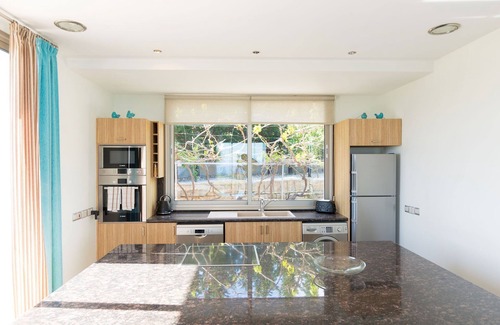 Neo Chorio Cottage | Villa Akamas Heights - a villa that sleeps 8 guests in 3 bedrooms
