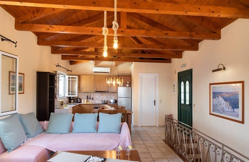 Katokhorion Villa | Villa Akrogiali Desimi by Villa Plus