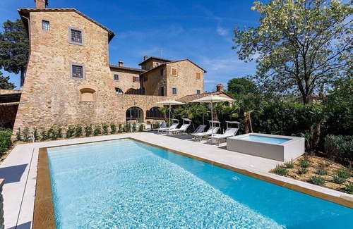 Tavarnelle Val di Pesa Apartment | Villa Albizia: A characteristic and welcoming four-story apartment that is part of a villa surrounded by the greenery, with Free WI-FI.