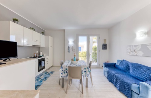 Marina di Pescoluse Villa | Villa 'Alma Maldive Del Salento' with Private Terrace, Wi-Fi and Air Conditioning
