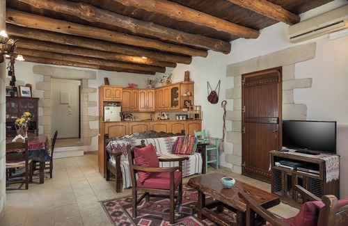 Maza Villa | Villa Aloni-Traditional stone Villa with nice view,pool and garden