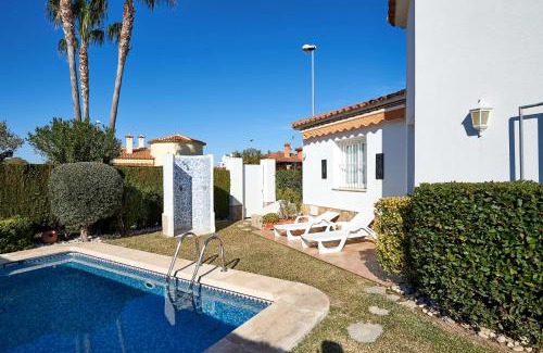 Oliva Villa | Villa Amapola by ON Travel