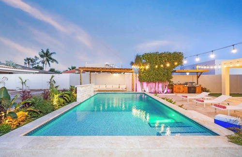 Esmeralda House | Villa Amara - Lux Stay Near Arashi Beach by Lucha
