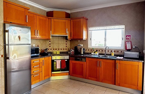 Albardeira Villa | Villa Amarela - Stunning New Villa With Private Pool And Garden