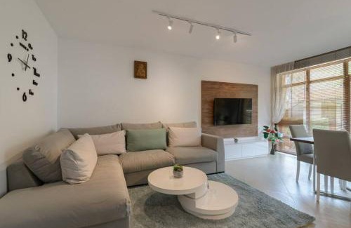Kamen Bryag Villa | Villa and remote office "Penkov"