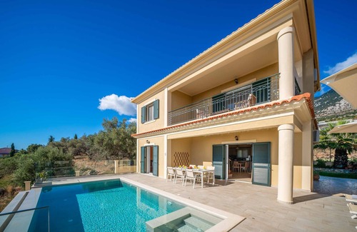 Vlachata Villa | Villa Andriana - Three Bedroom Villa, Sleeps 6