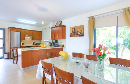 Lara Villa | Villa Angelena in Fasli