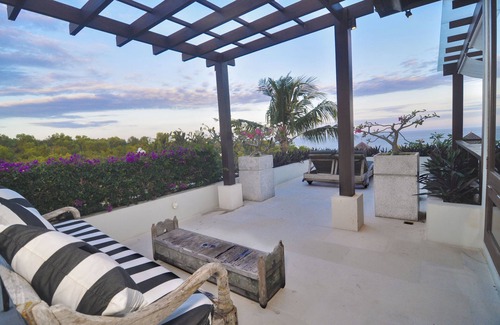 Ungasan Villa | Villa Angin Laut - 4 Bedrooms Clifftop Ocean View Villa