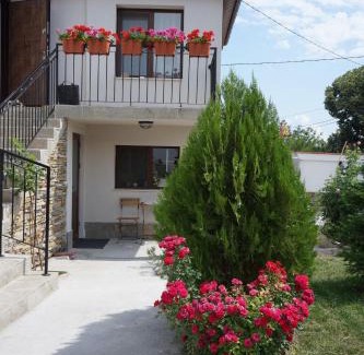 Mezek House | Villa Anika