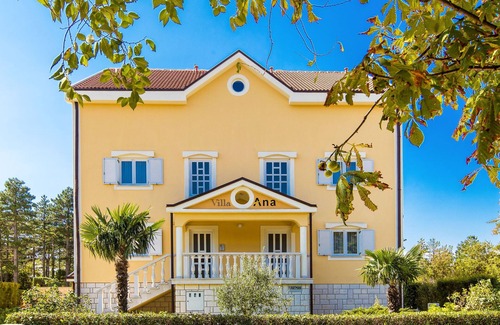 Jadranovo Apartment | Villa Anna by Interhome
