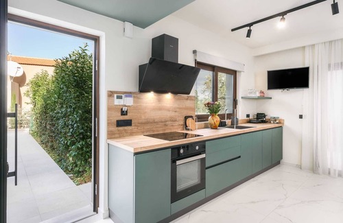 Kefalas Villa | Villa Anthos | Luxury 1-Bedroom Villa with Heated* Pool!