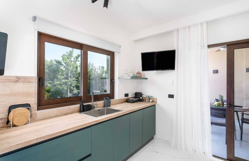 Kefalas Villa | Villa Anthos | Luxury 1-Bedroom Villa with Heated* Pool!