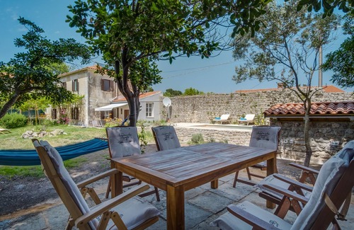 Osor Villa | Villa Antiqua